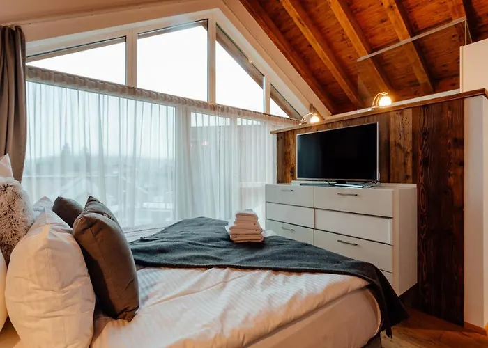 Patricia By Monicare