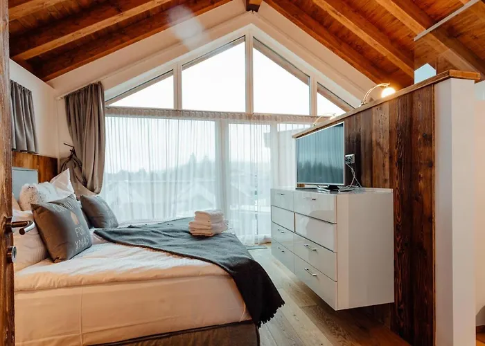 Patricia By Monicare